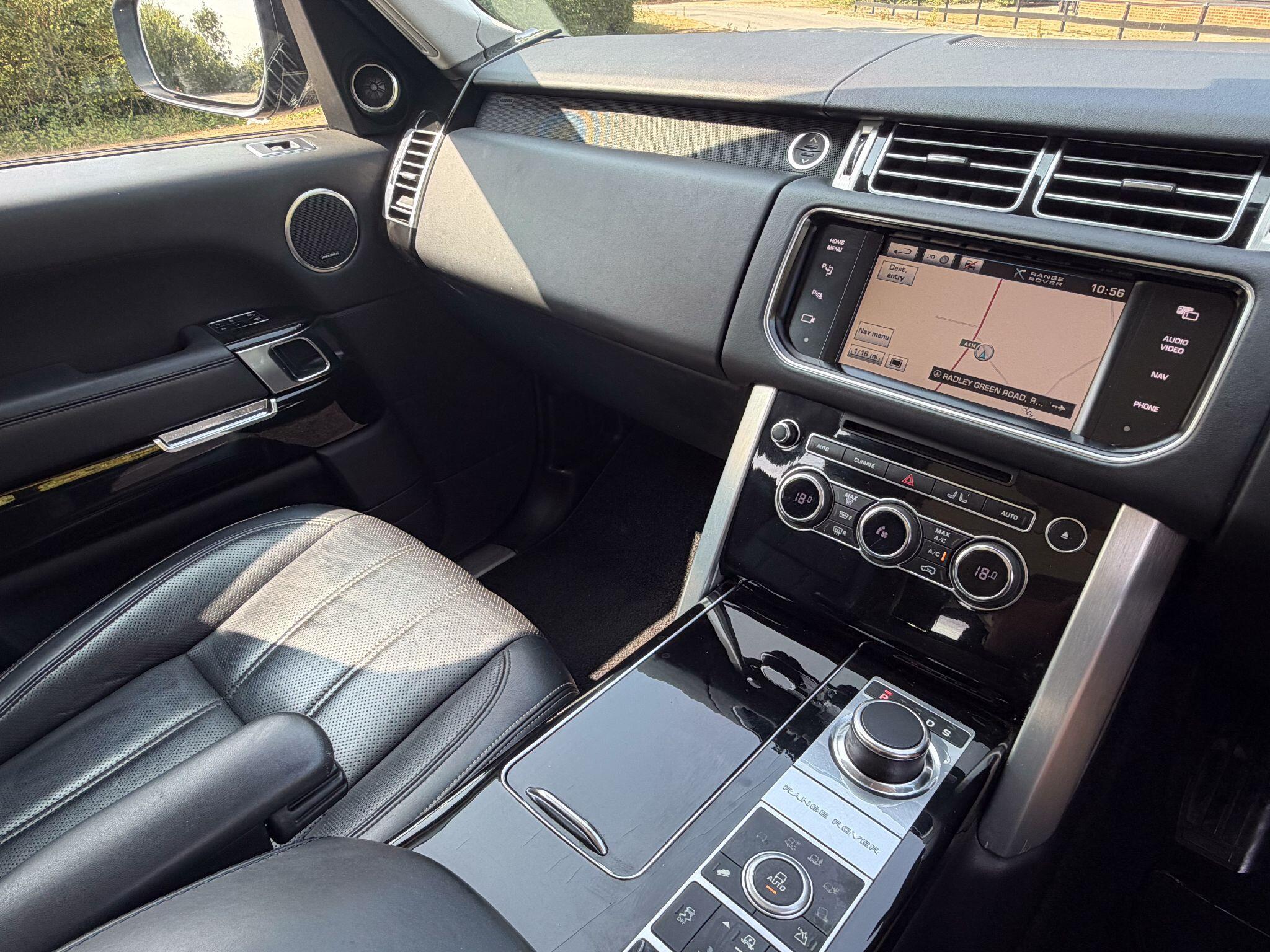 Land Rover Range Rover 4.4 SD V8 Vogue SE Auto 4WD Euro 5 5dr — photo 6