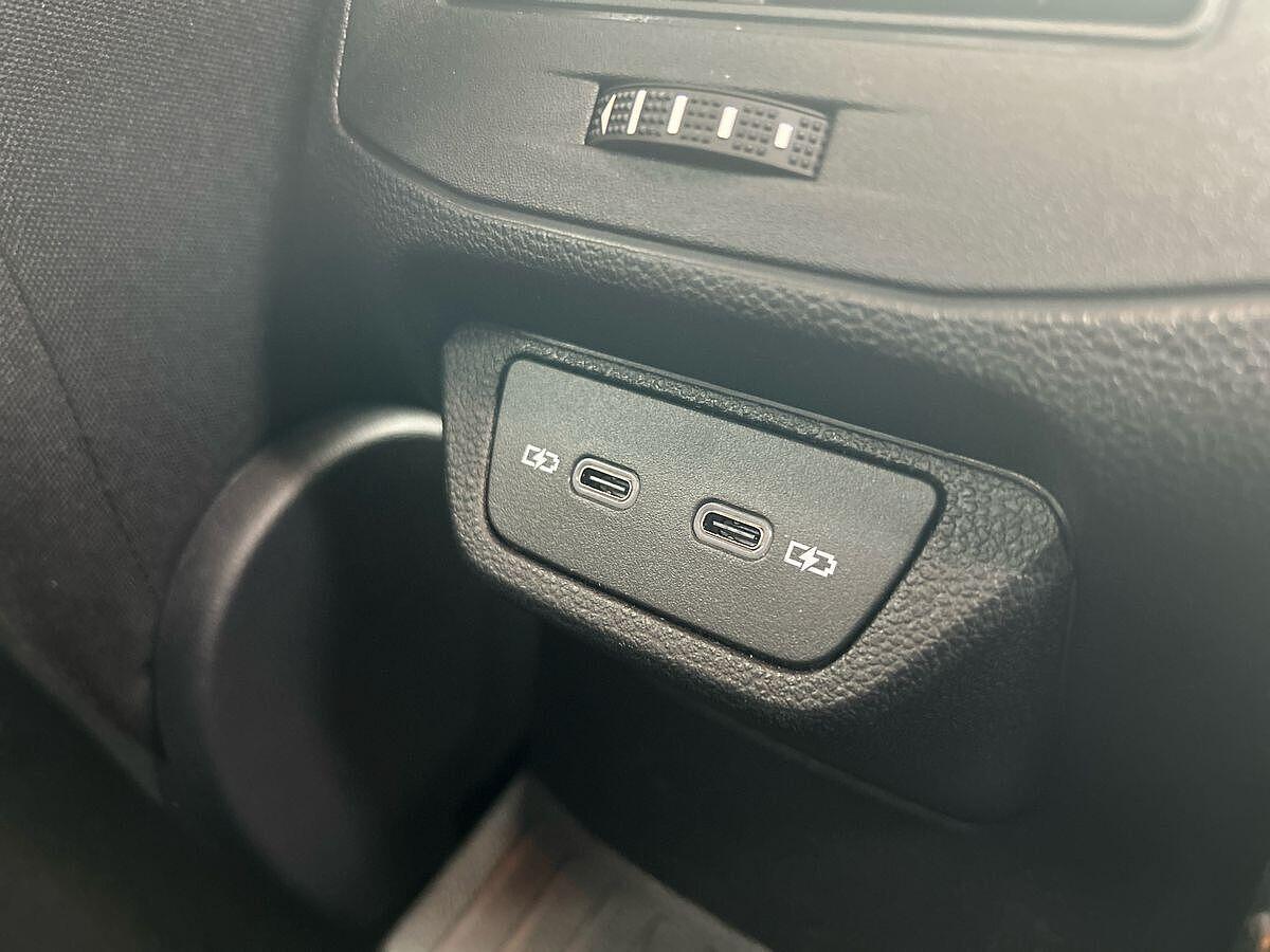 Volkswagen T-Roc Photo at-39b83c8c5e89498b92e6074144c07f9e.jpg