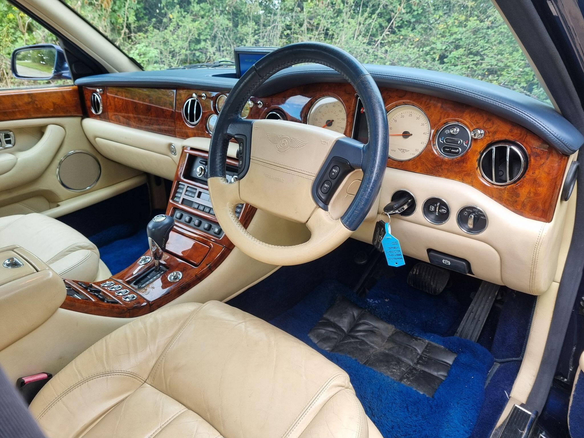 Bentley Arnage 6.8 R Saloon 4dr Petrol Automatic (495 g/km, 400 bhp) — photo 14