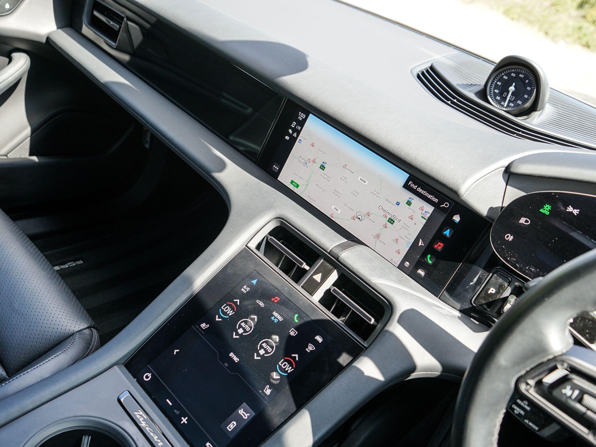 Porsche Taycan Performance 79.2kWh Auto RWD 4dr (11kW Charger) — photo 7