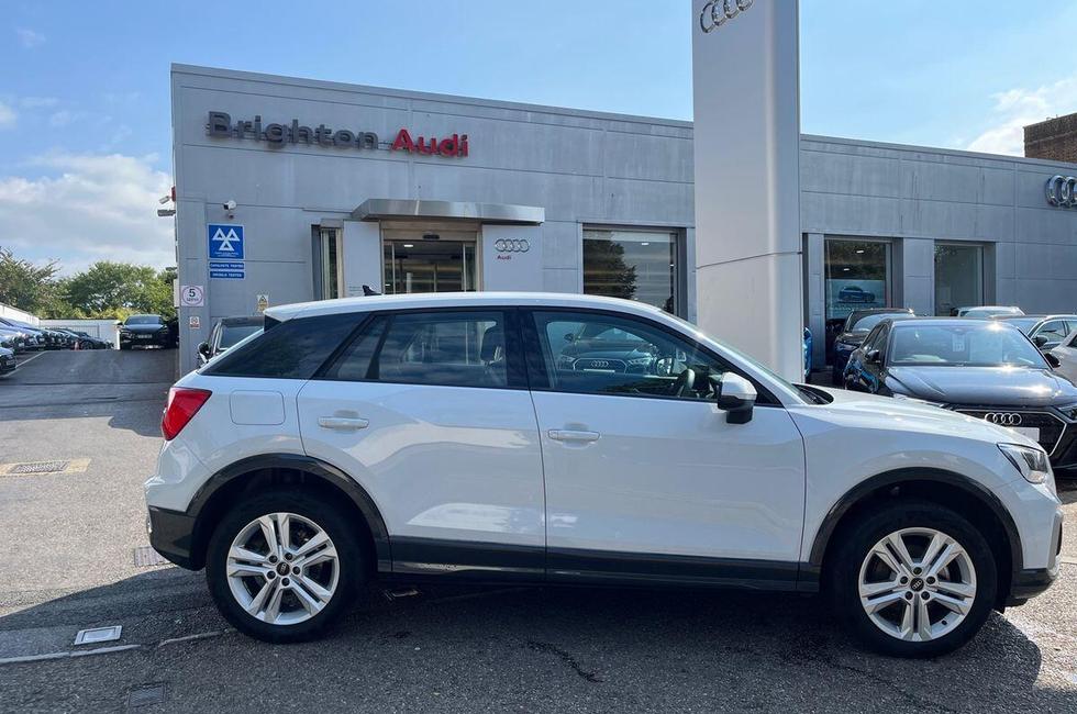 Audi Q2 Photo at-3a185d4bd462488faef7c9de71df7a7e.jpg