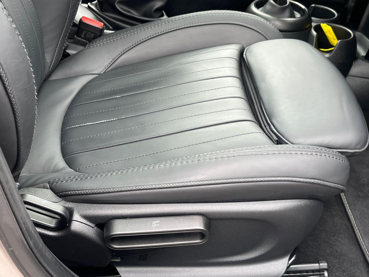 MINI Hatch Photo 32