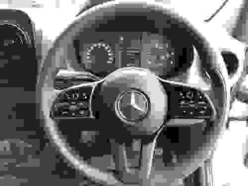 Mercedes-Benz Sprinter Photo at-3a5b23fd958a43f9a000b50d4e44a6a7.jpg