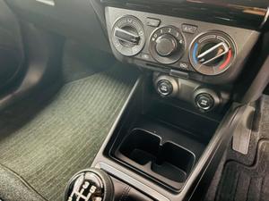 Suzuki Swift Photo 37