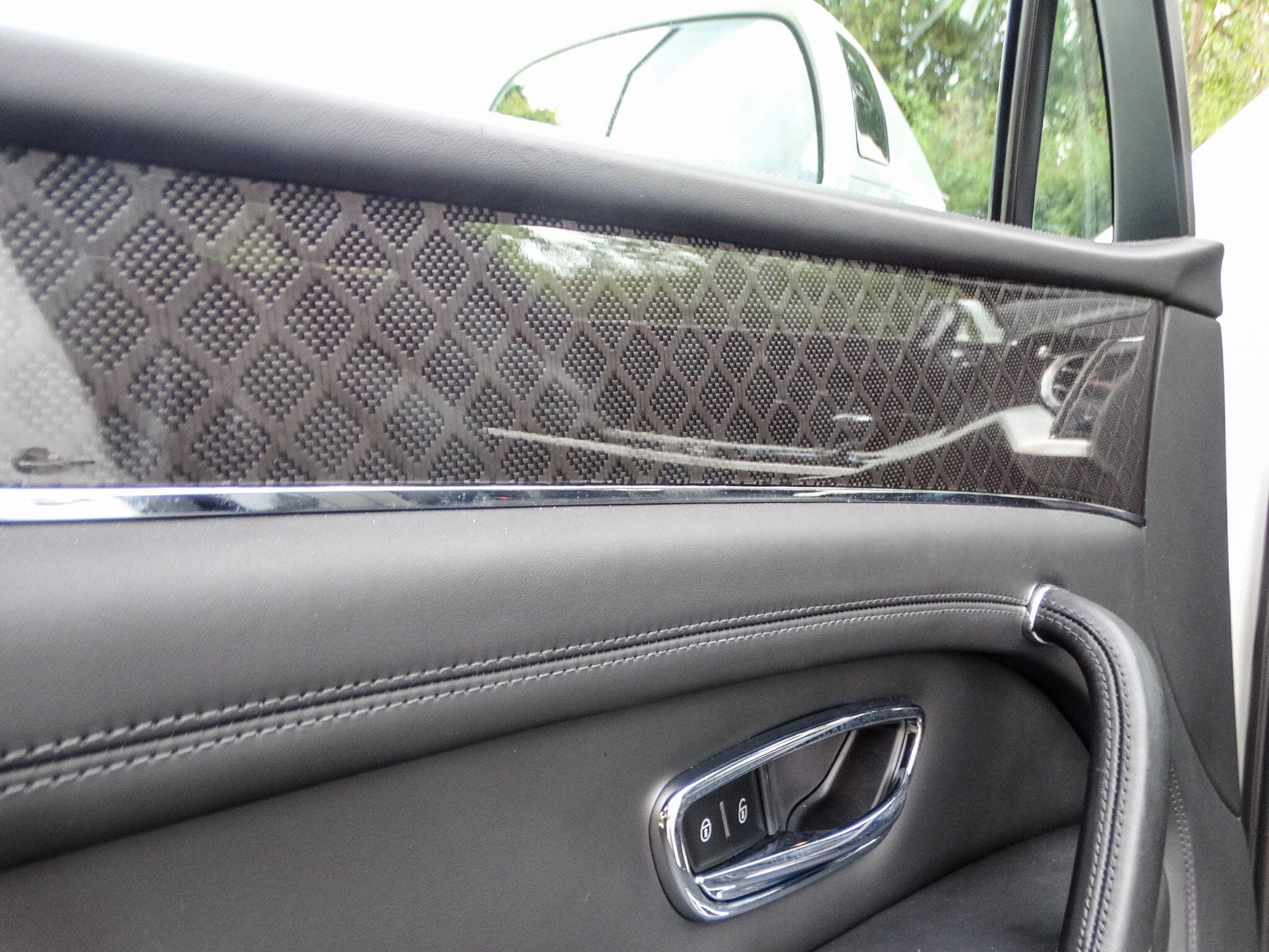 Bentley Bentayga 4.0 V8 Auto 4WD Euro 6 (s/s) 5dr — photo 22