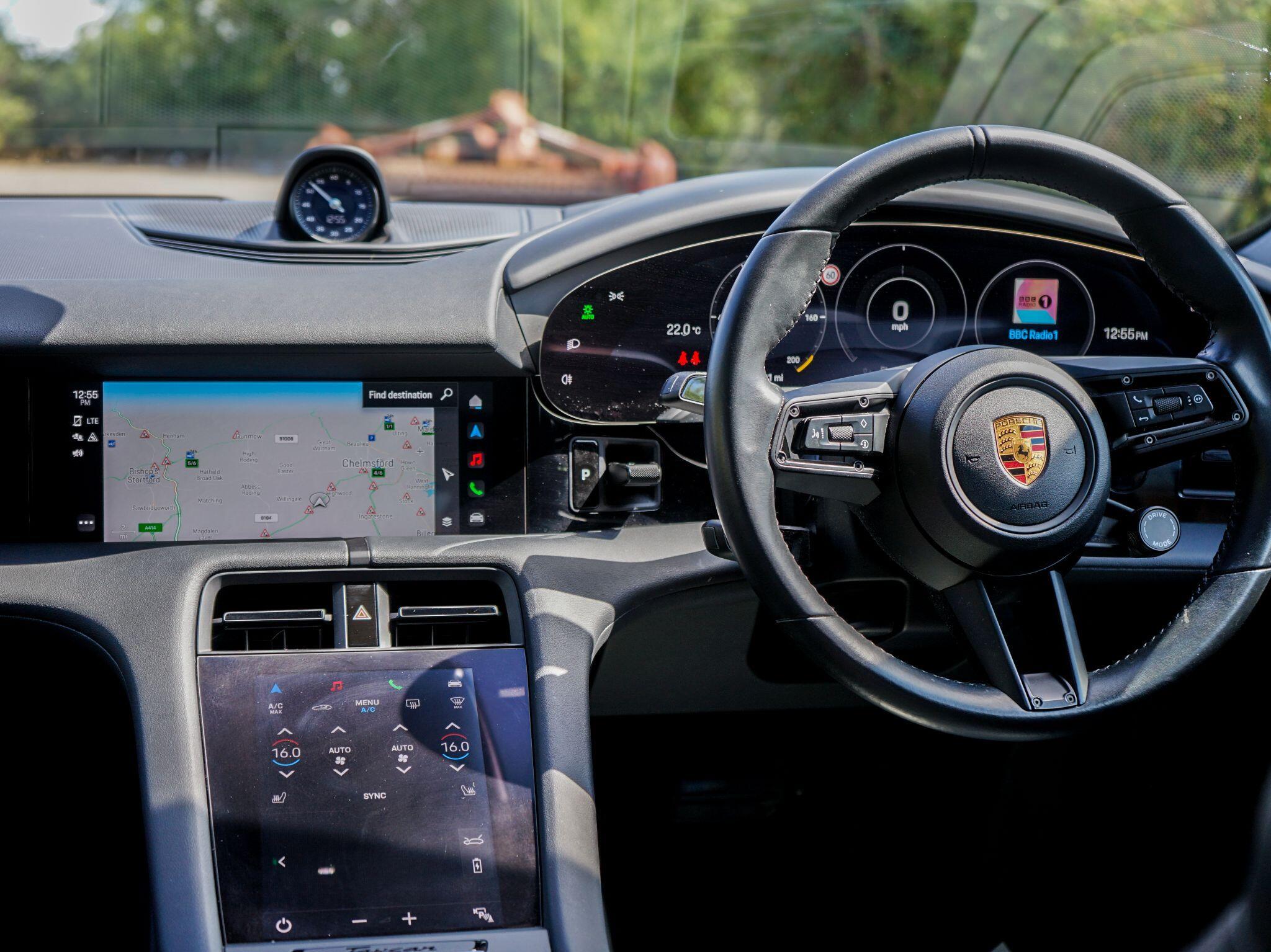 Porsche Taycan Performance 79.2kWh Auto RWD 4dr (11kW Charger) — photo 19