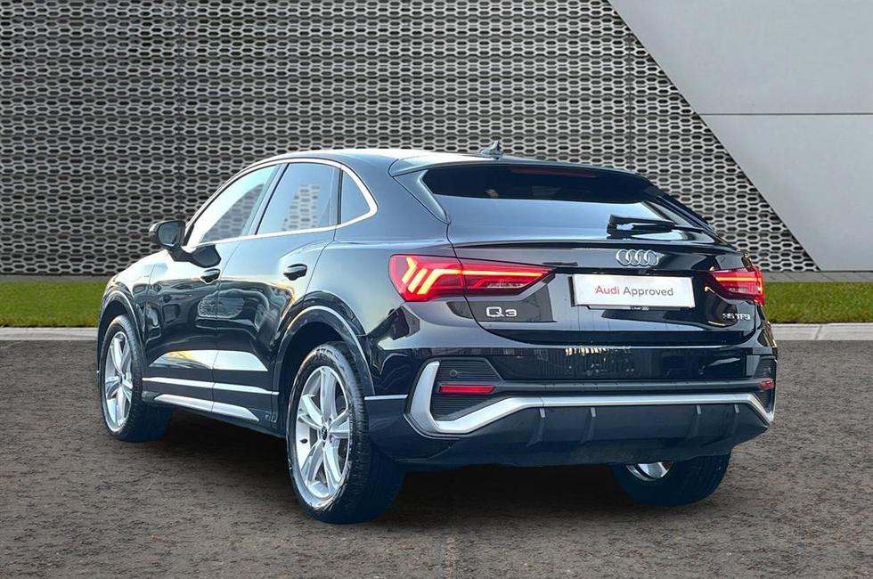 Audi Q3 Photo at-3aeec40636ae4766851836e330c475eb.jpg