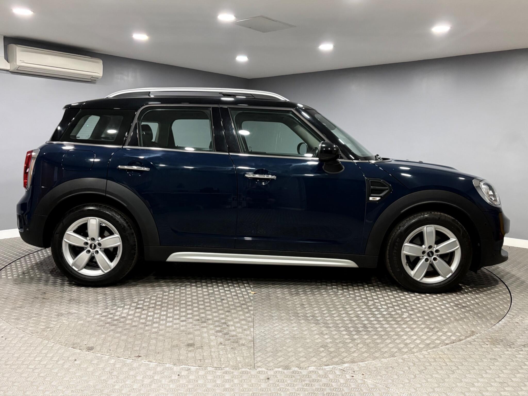 2017 Mini Countryman thumbnail 3