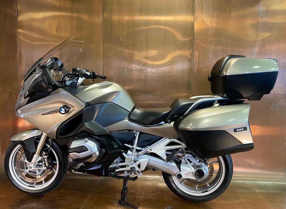 BMW R 1200 RT Photo at-3b46649a069942edbf5a1cc2b9bd8eb7.jpg