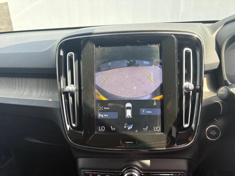 Used Volvo XC40 OE68UHH 13