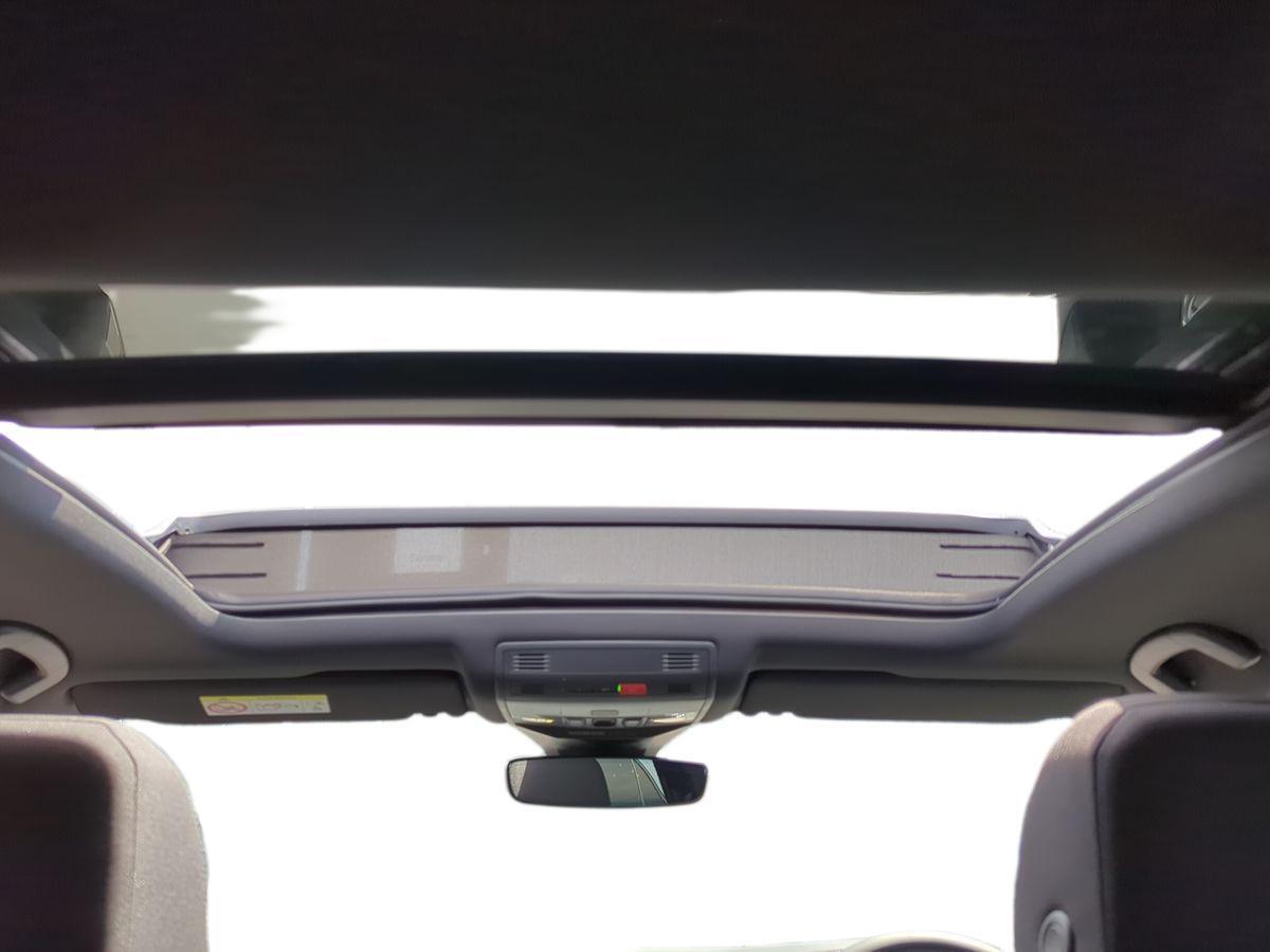 Volkswagen T-Roc Photo at-3b63ac817adc4c219593438909827067.jpg