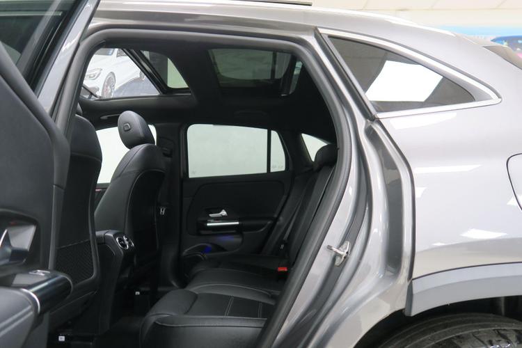 Used Mercedes-Benz GLA LO22OWF 12