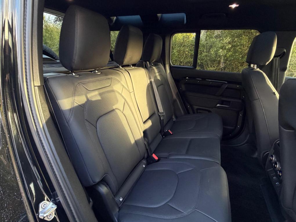 Used Land Rover Defender 110 KO25XKC 15