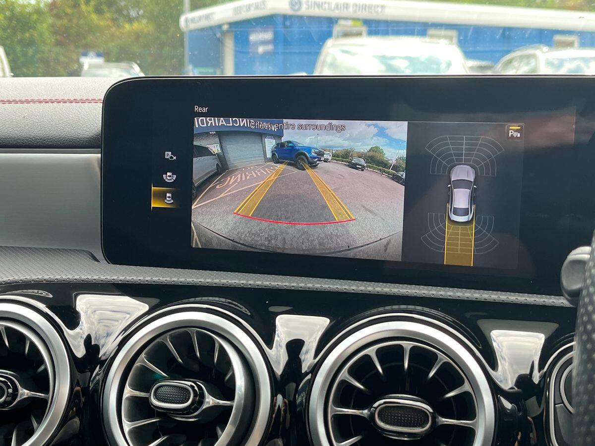 Mercedes-Benz CLA Photo 11