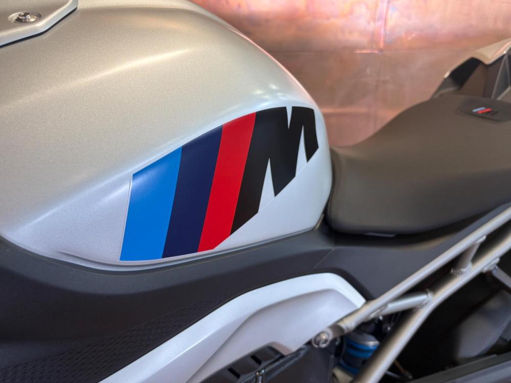 BMW M 1000 R Photo at-3bdd5f2538124a558b8d76e53b12afa2.jpg