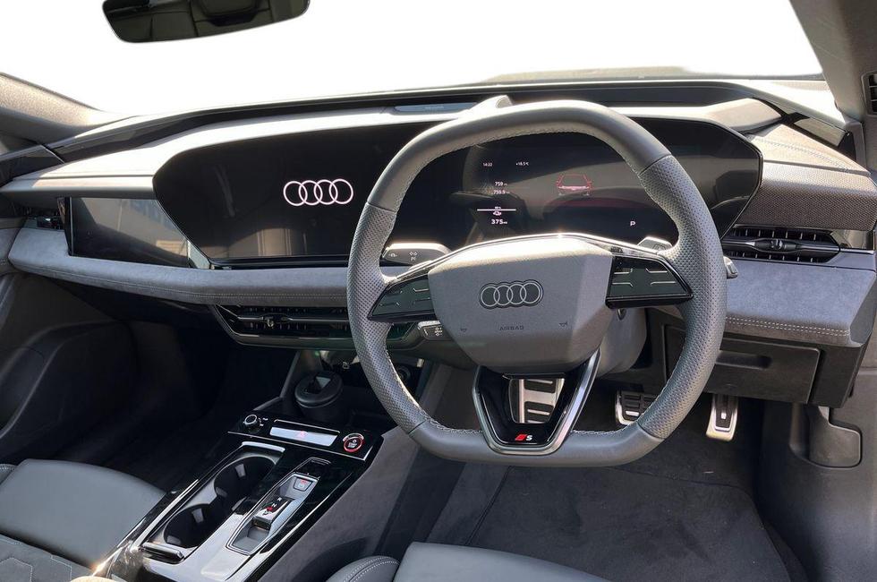 Audi A6 Photo at-3bde6e0cfa624876a2f674916c41c3ca.jpg