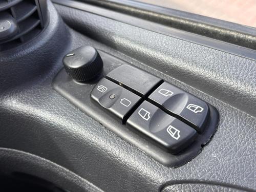 Mercedes-Benz Atego Photo at-3be2d1a58b7c421c8a39efee54ffa567.jpg
