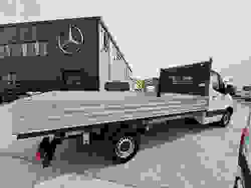 Mercedes-Benz Sprinter Photo at-3c37240eadef4721a58888045f7564c8.jpg
