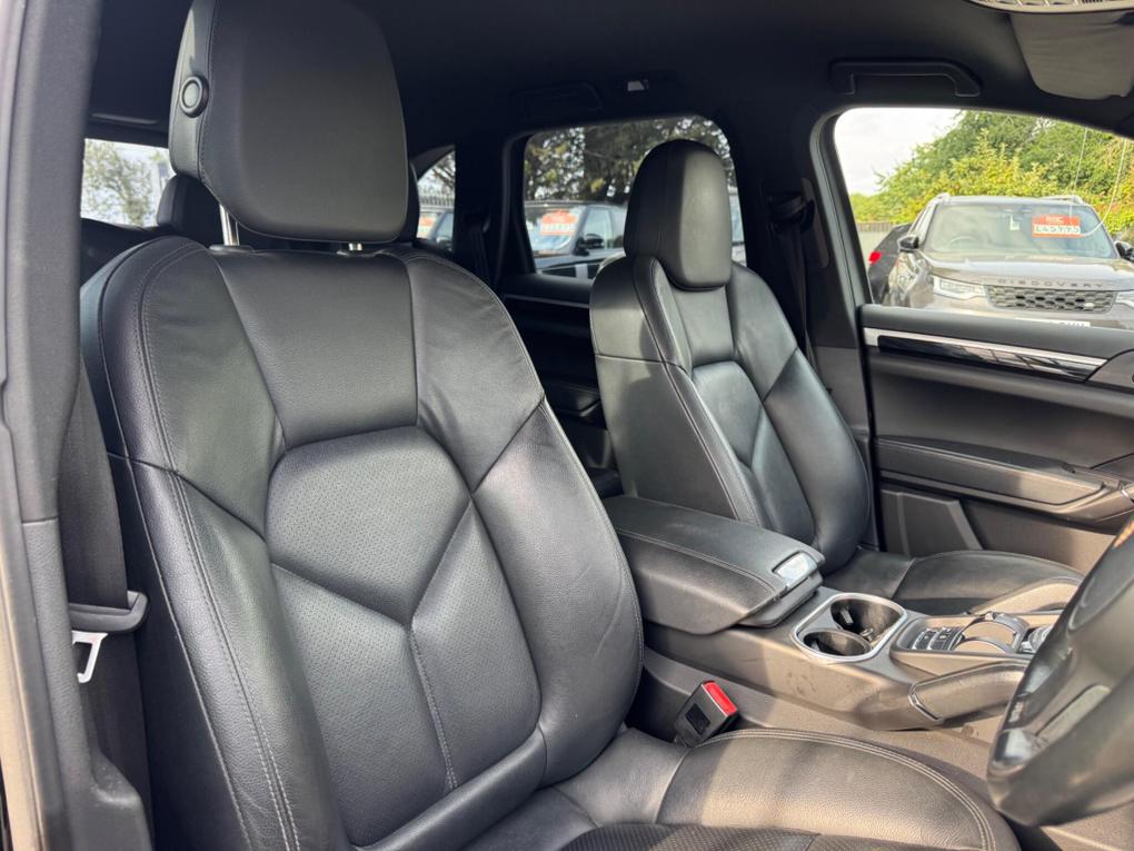 Used Porsche Cayenne LH62AAE 4