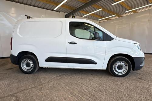 Vauxhall COMBO Photo at-3c6e56686766471cb508ef628dc3304c.jpg