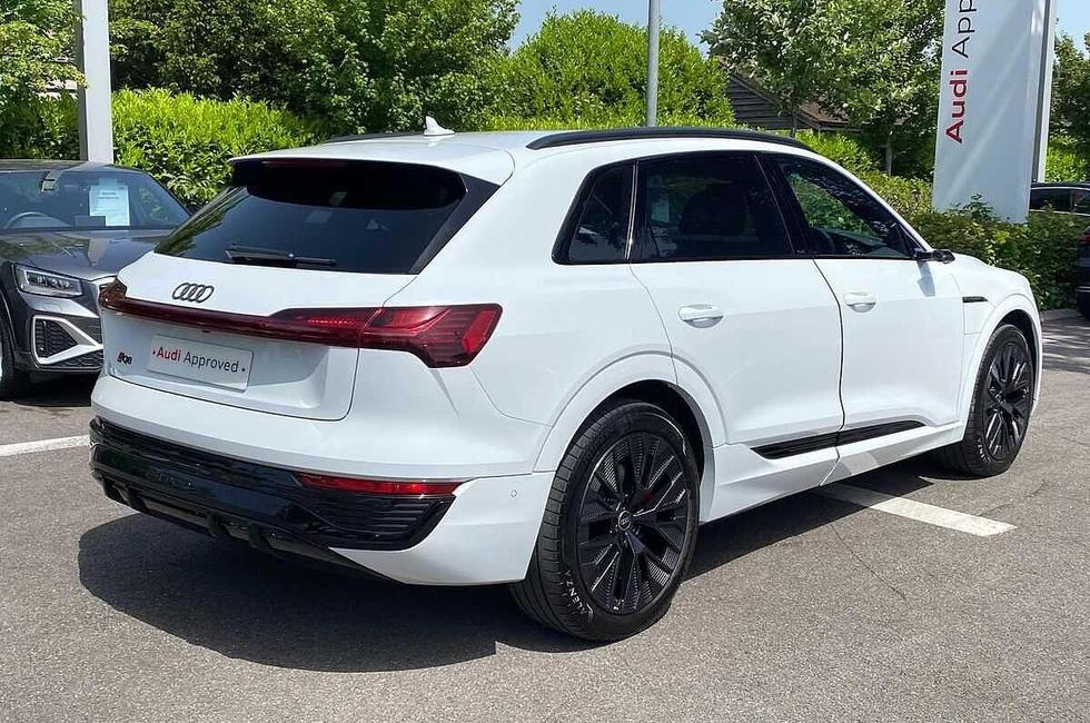 Audi Q8 Photo at-3cca50c76fae4c6b9d75492a2fc8d455.jpg
