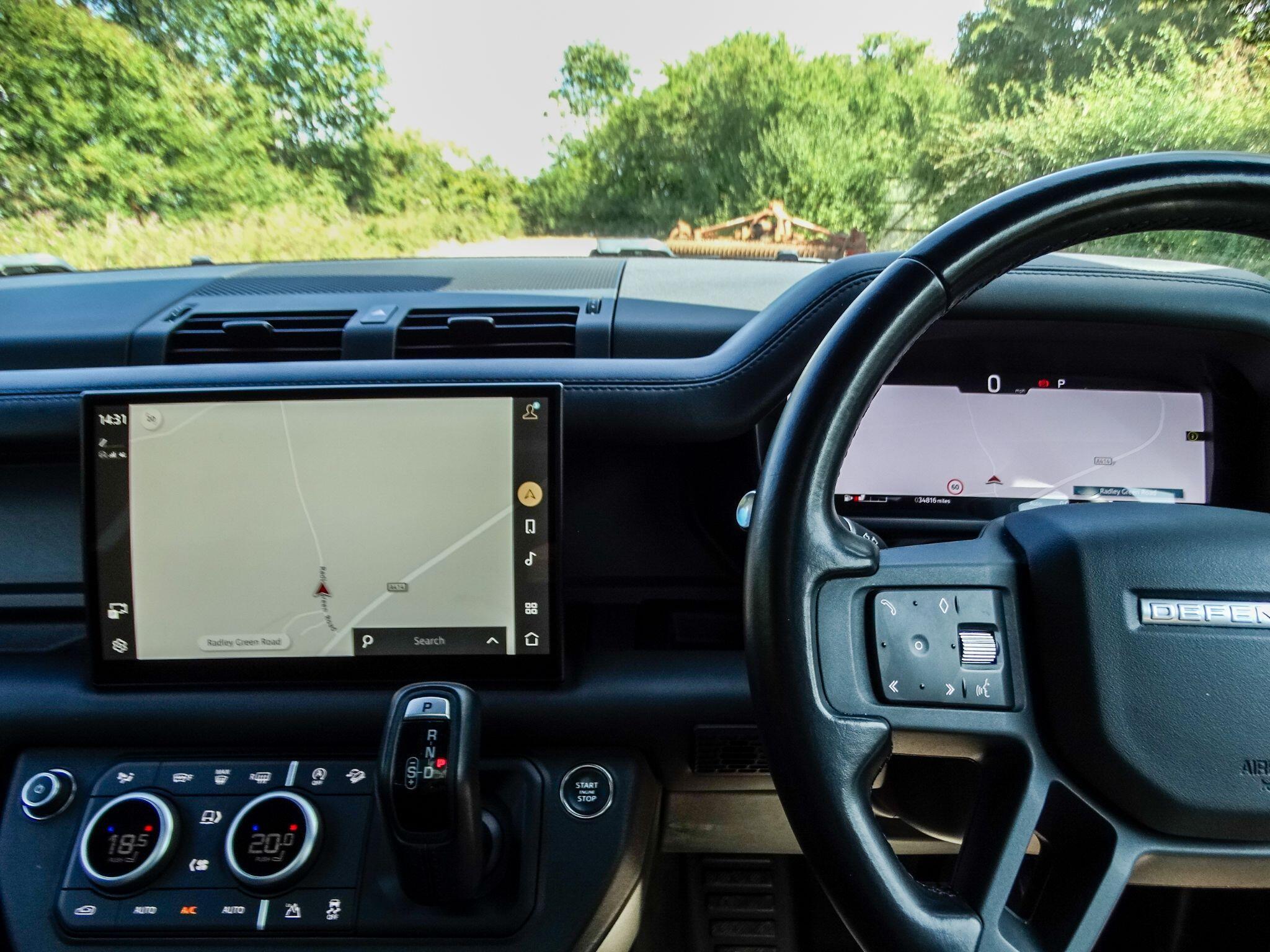 Land Rover Defender 110 3.0 D300 MHEV X-Dynamic HSE Auto 4WD Euro 6 (s/s) 5dr — photo 8