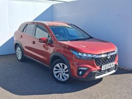 Suzuki S-Cross Photo 0
