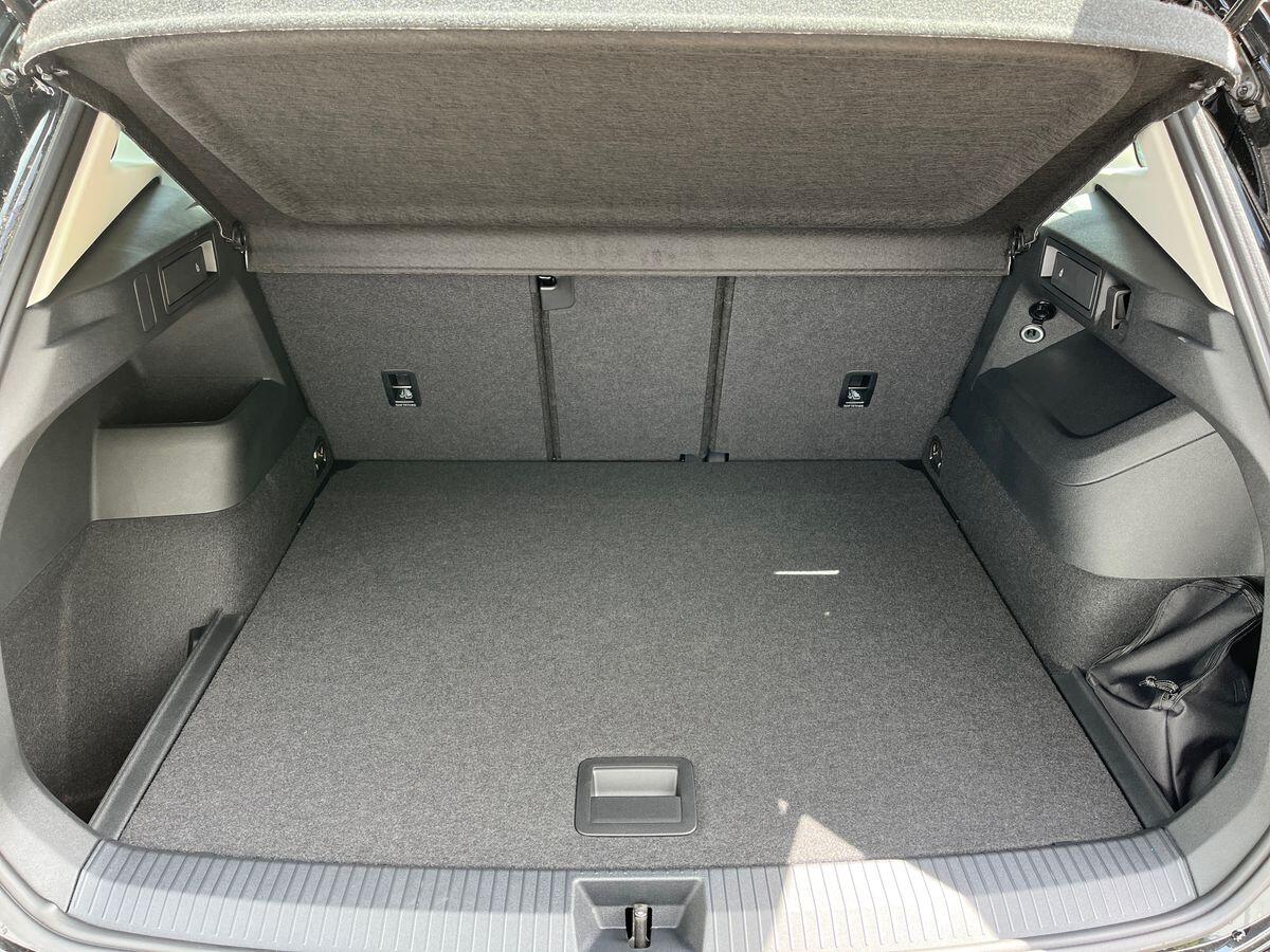 Volkswagen Tiguan Photo at-3cebe8caf8564057bc9c9cb44e19f18e.jpg