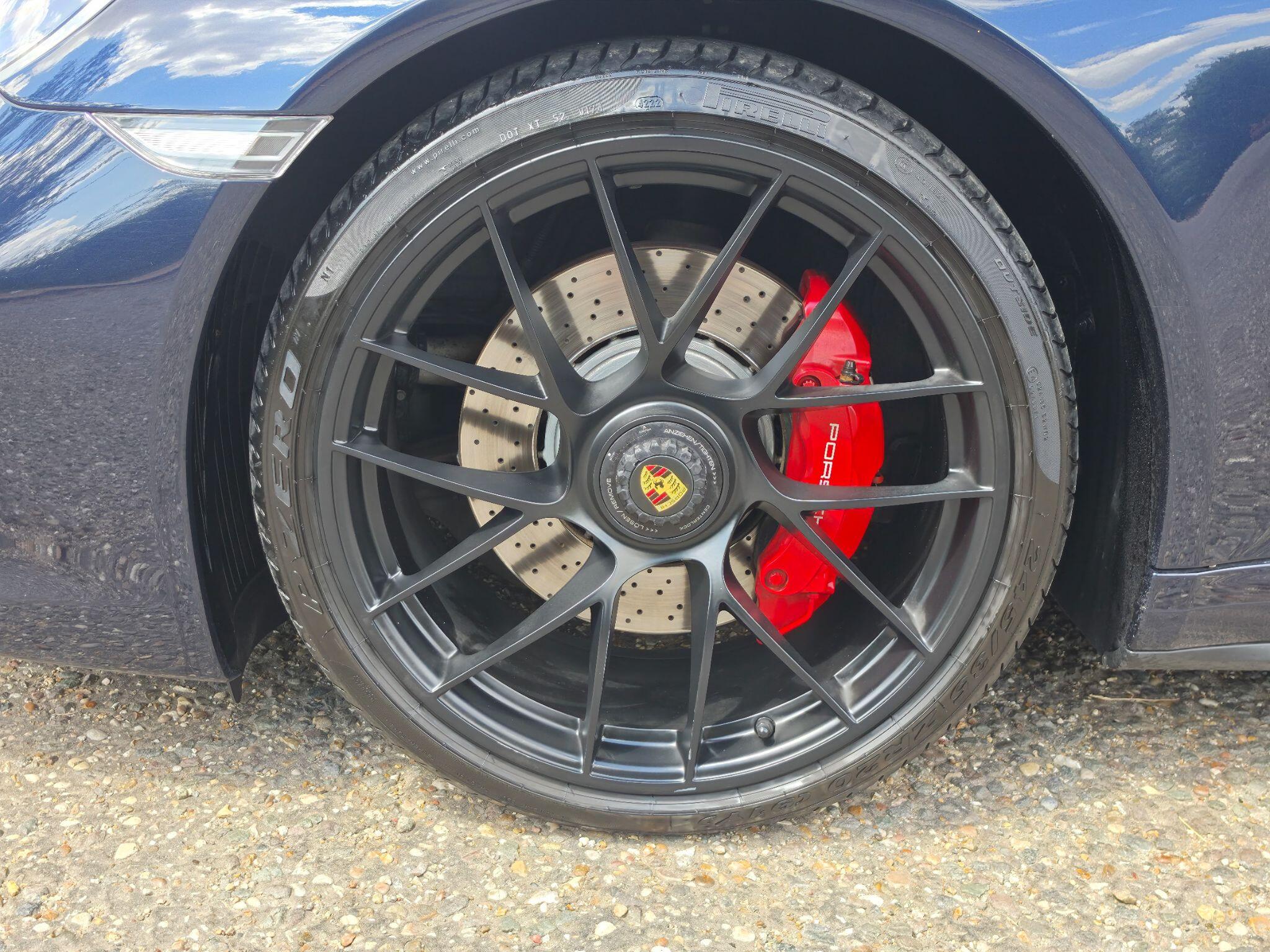 Porsche 911 3.0T 991 Carrera 4 GTS PDK 4WD Euro 6 (s/s) 2dr — photo 5