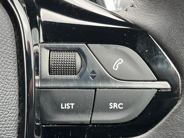 Used Peugeot 2008 BJ73UPP 48