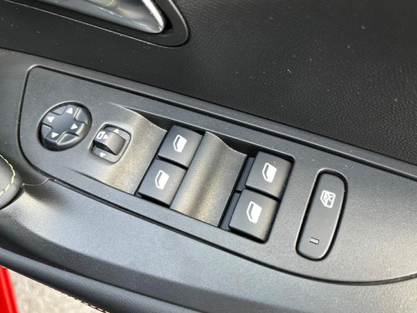 Used Peugeot 2008 LO71RZA 25
