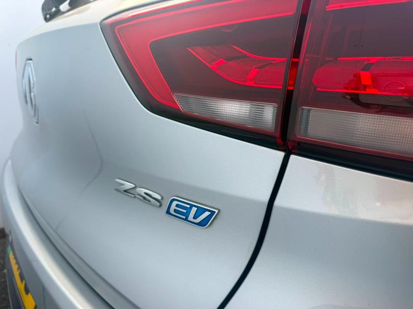 MG MG ZS Photo at-3dcdd45f97844bd0ba144ac46231d2e5.jpg