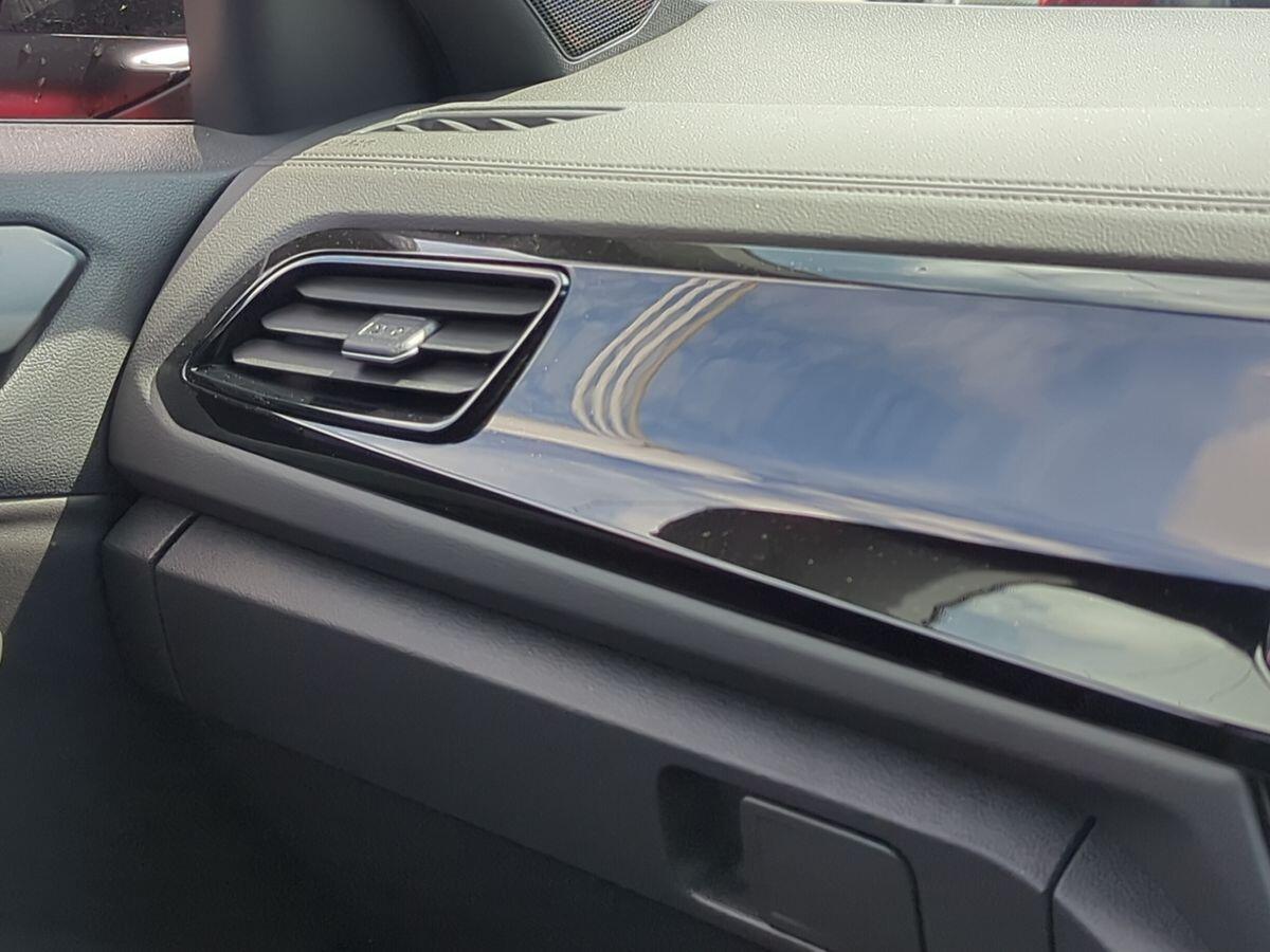 Volkswagen T-Roc Photo at-3ddbcc5bcec54ac091604420a5816134.jpg
