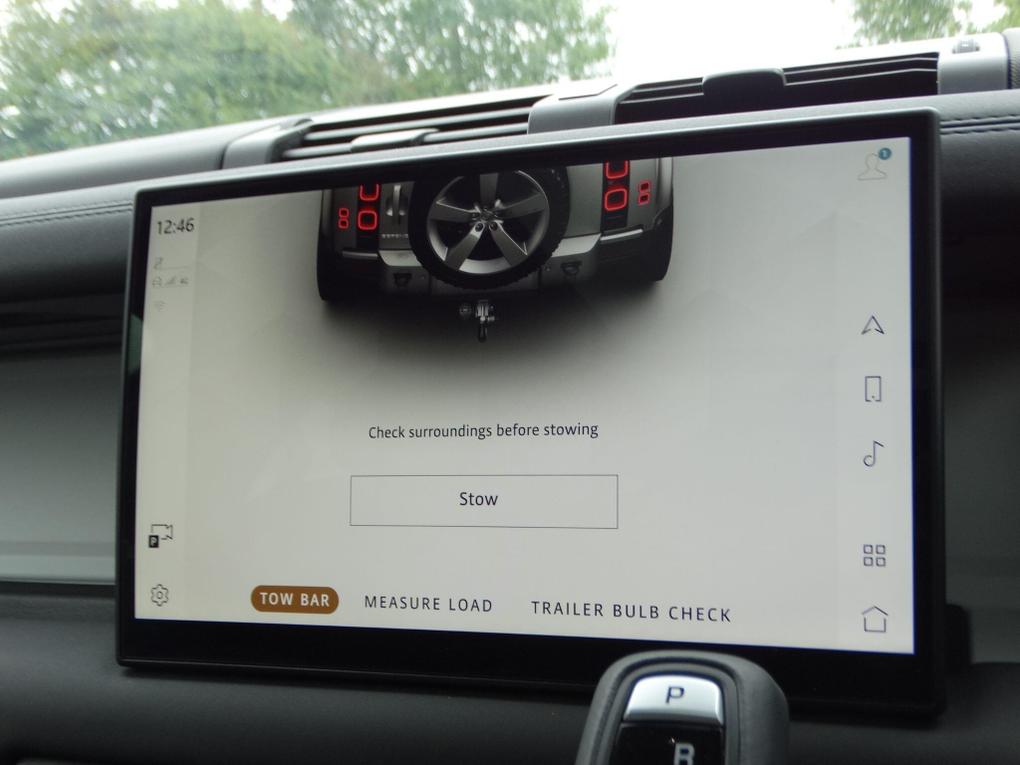 Used Land Rover Defender 110 EY25NVJ 30