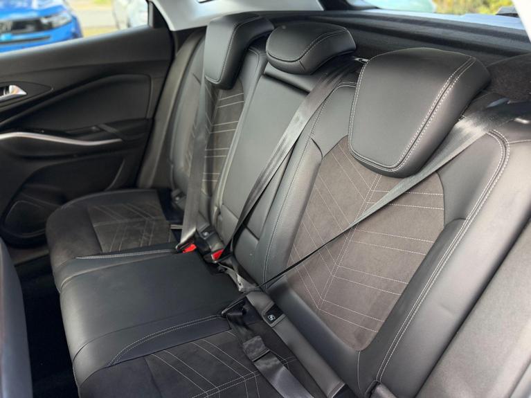 Used Vauxhall Grandland WH23AVV 8