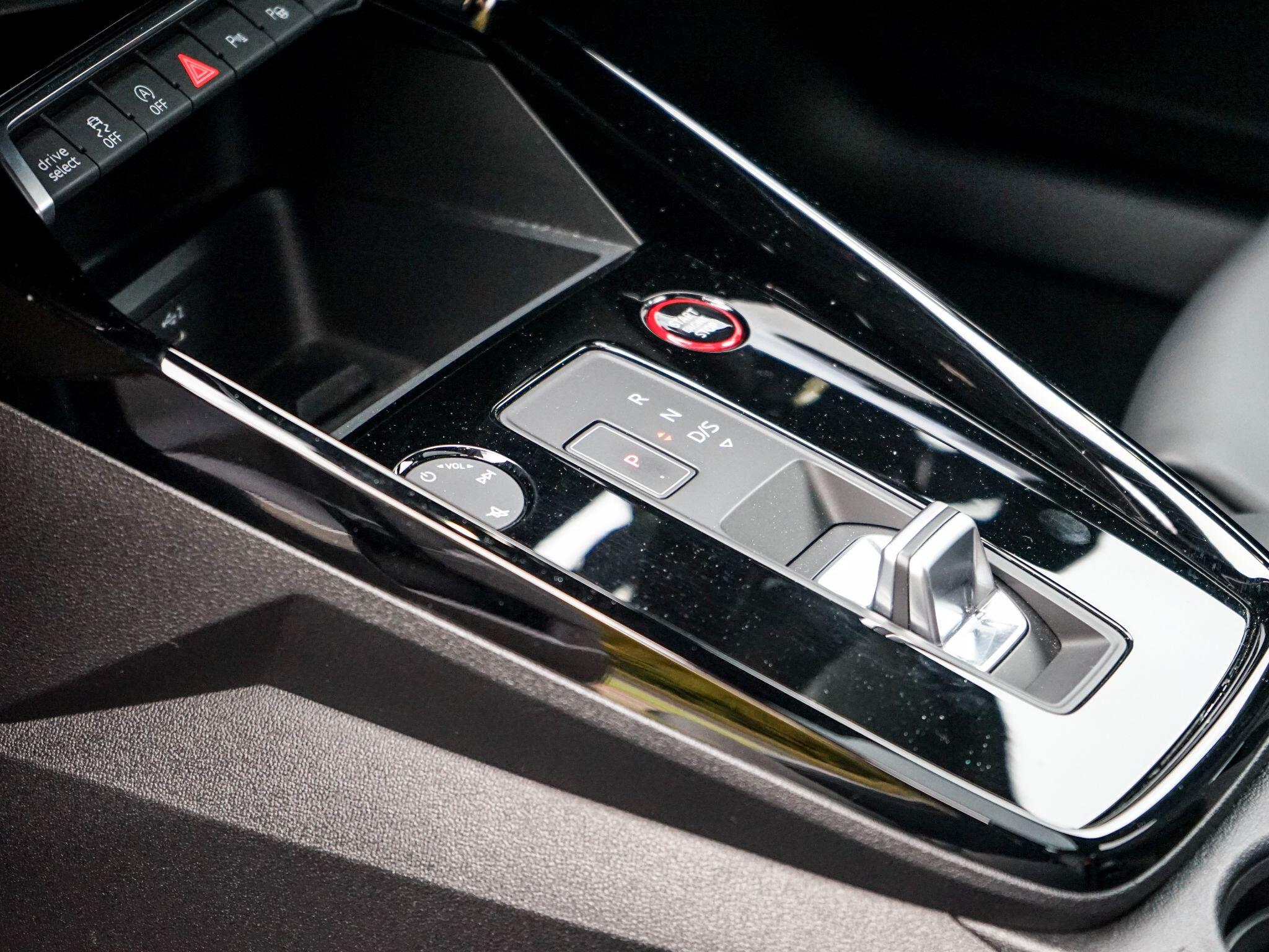Audi RS3 2.5 TFSI Vorsprung Sportback S Tronic quattro Euro 6 (s/s) 5dr — photo 21