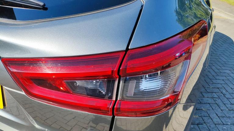 Used Nissan Qashqai AD68CFX 16