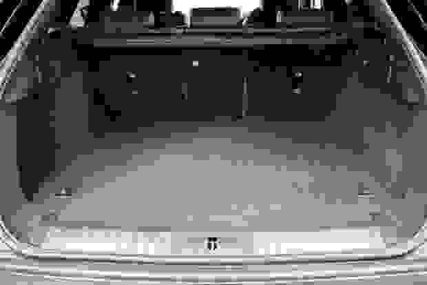 Land Rover RANGE ROVER VELAR Photo at-3e5a0dc81b0c490c877b0d1d9c1100c9.jpg
