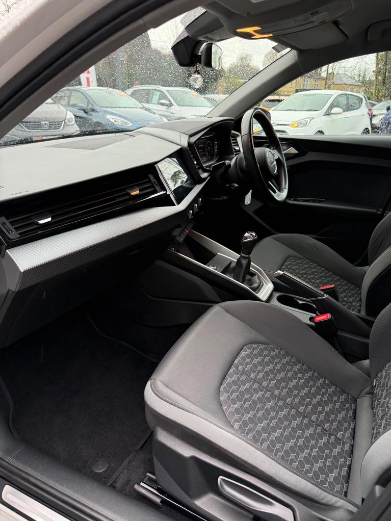 Used Audi A1 VU70EAF 24