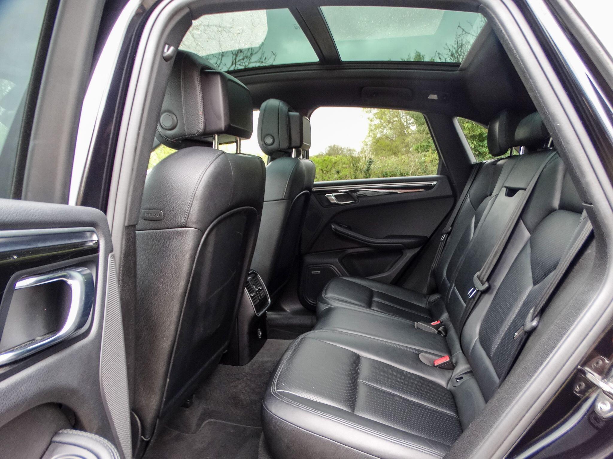 Porsche Macan 3.0 TD V6 S SUV 5dr Diesel PDK 4WD Euro 6 (s/s) (258 ps) — photo 16