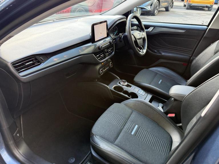 Used Ford Focus YM69LHF 23