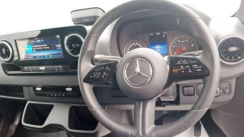 Mercedes-Benz Sprinter Photo at-3ec24297baa84e49992a17484431e437.jpg