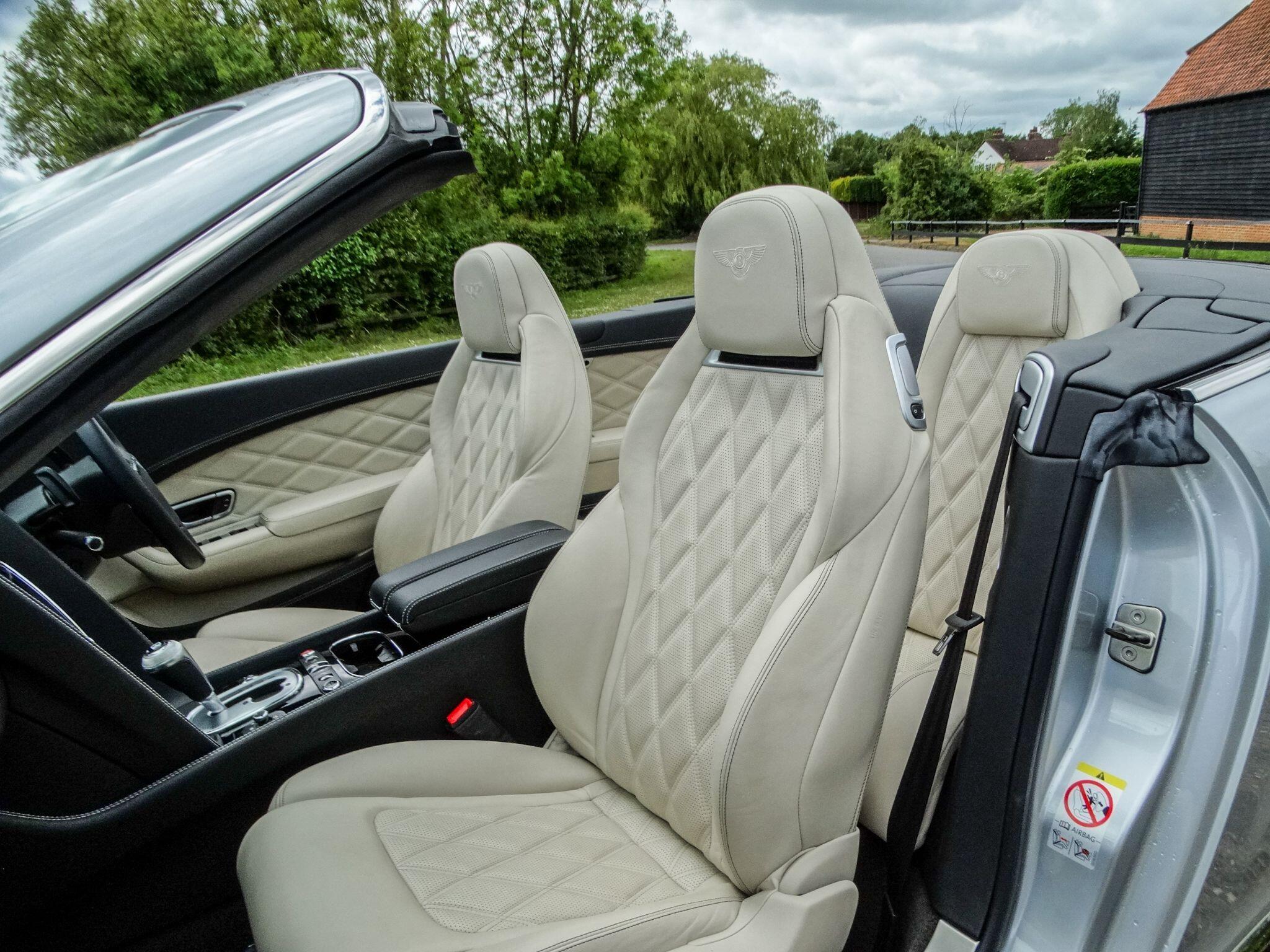 Bentley Continental 6.0 FlexFuel GTC Convertible 2dr Bi Fuel Auto 6Spd 4WD Euro 5 (575 ps) — photo 13