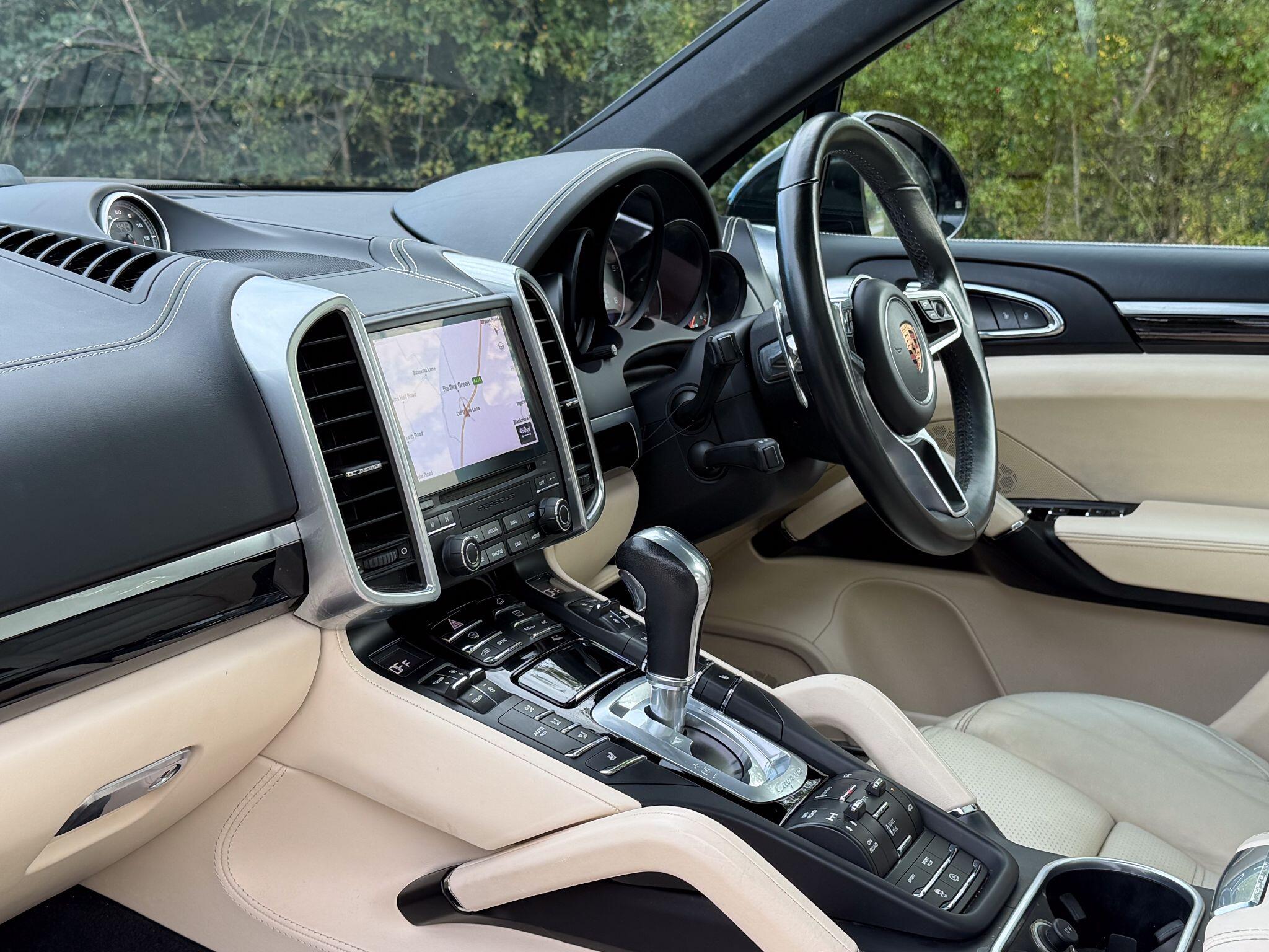 Porsche Cayenne 4.2 TD V8 S TiptronicS 4WD Euro 6 (s/s) 5dr — photo 16