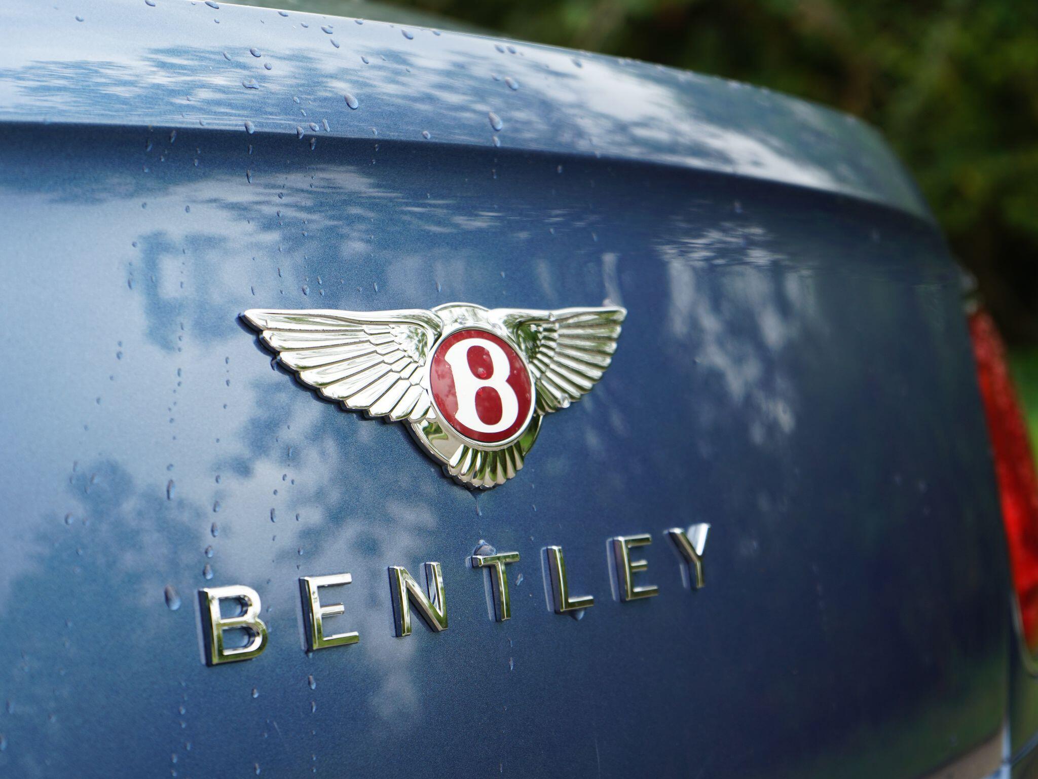 Bentley Continental 4.0 V8 GTC S Convertible 2dr Petrol Auto 4WD Euro 5 (528 ps) — photo 9
