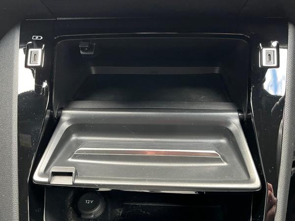 Used Peugeot 2008 BJ73UPP 38