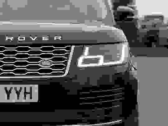 Land Rover Range Rover Photo at-3f59e7d0c83c40e1877d083af6dd7cce.jpg
