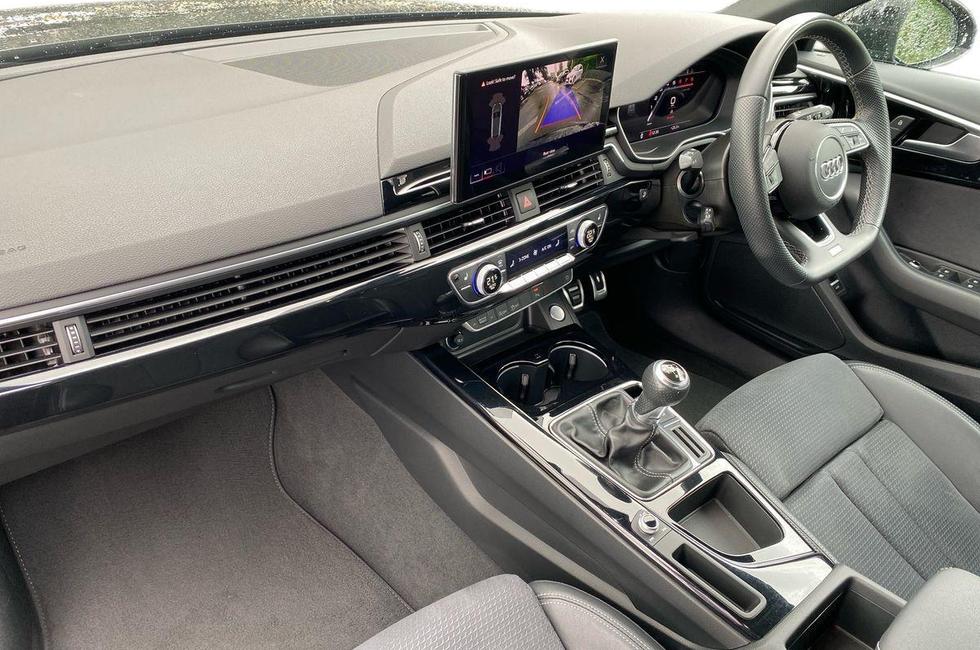 Audi A4 Photo at-3f92eba941fc4b6aaafd96def06fa215.jpg