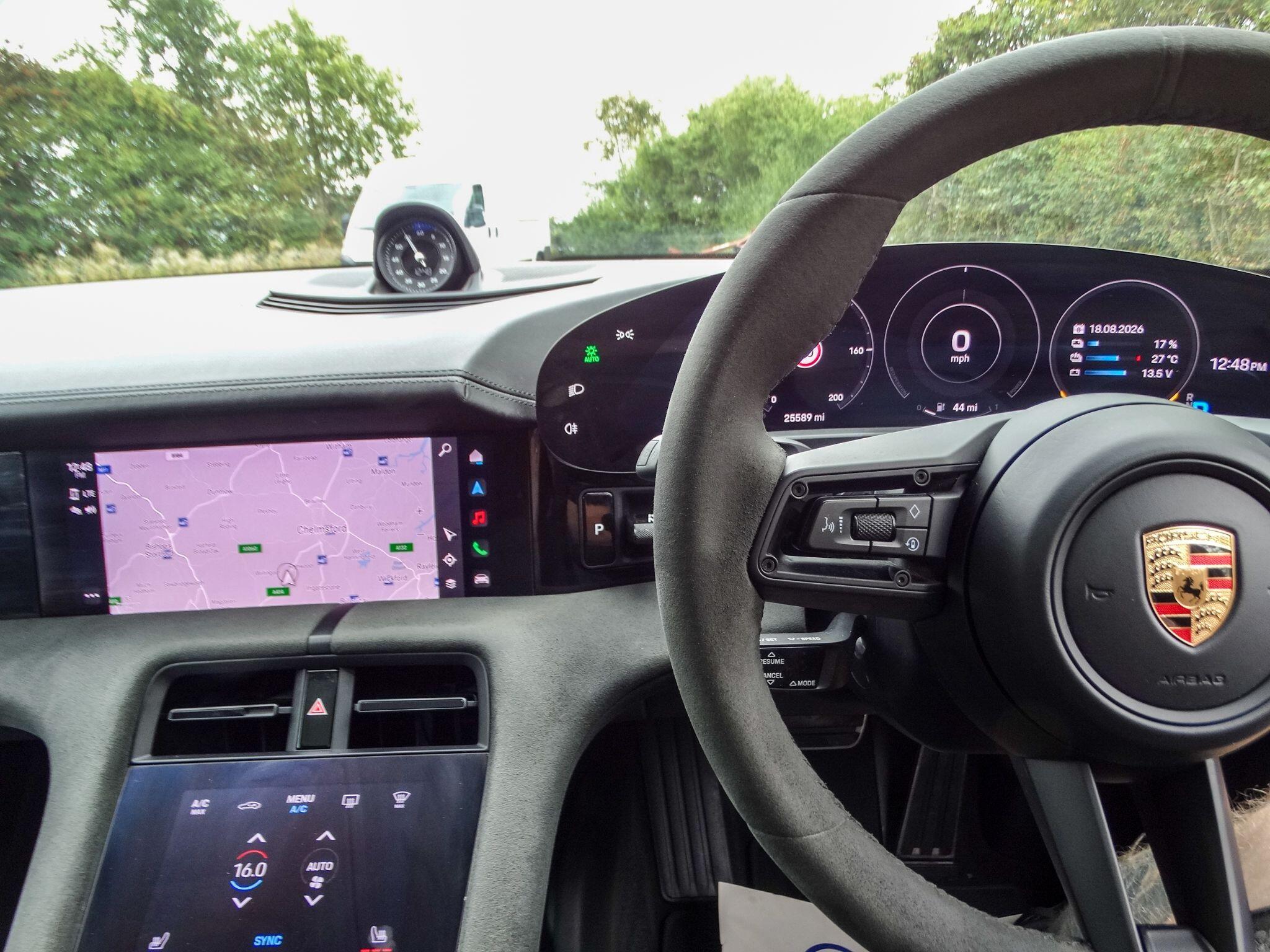 Porsche Taycan Performance Plus 93.4kWh GTS Sport Turismo Auto 4WD 5dr (11kW Charger) — photo 9