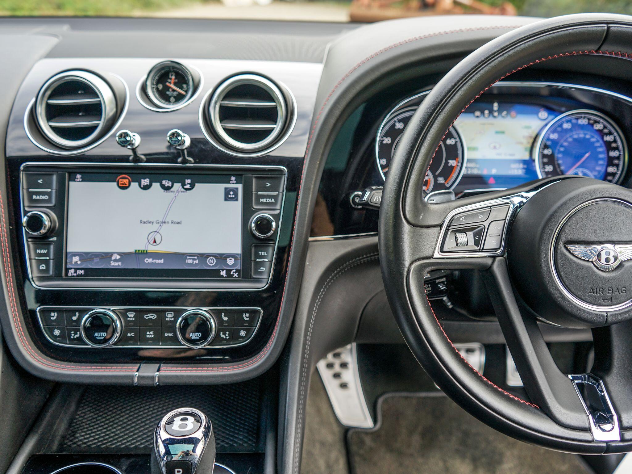Bentley Bentayga 4.0 V8 Auto 4WD Euro 6 (s/s) 5dr — photo 8